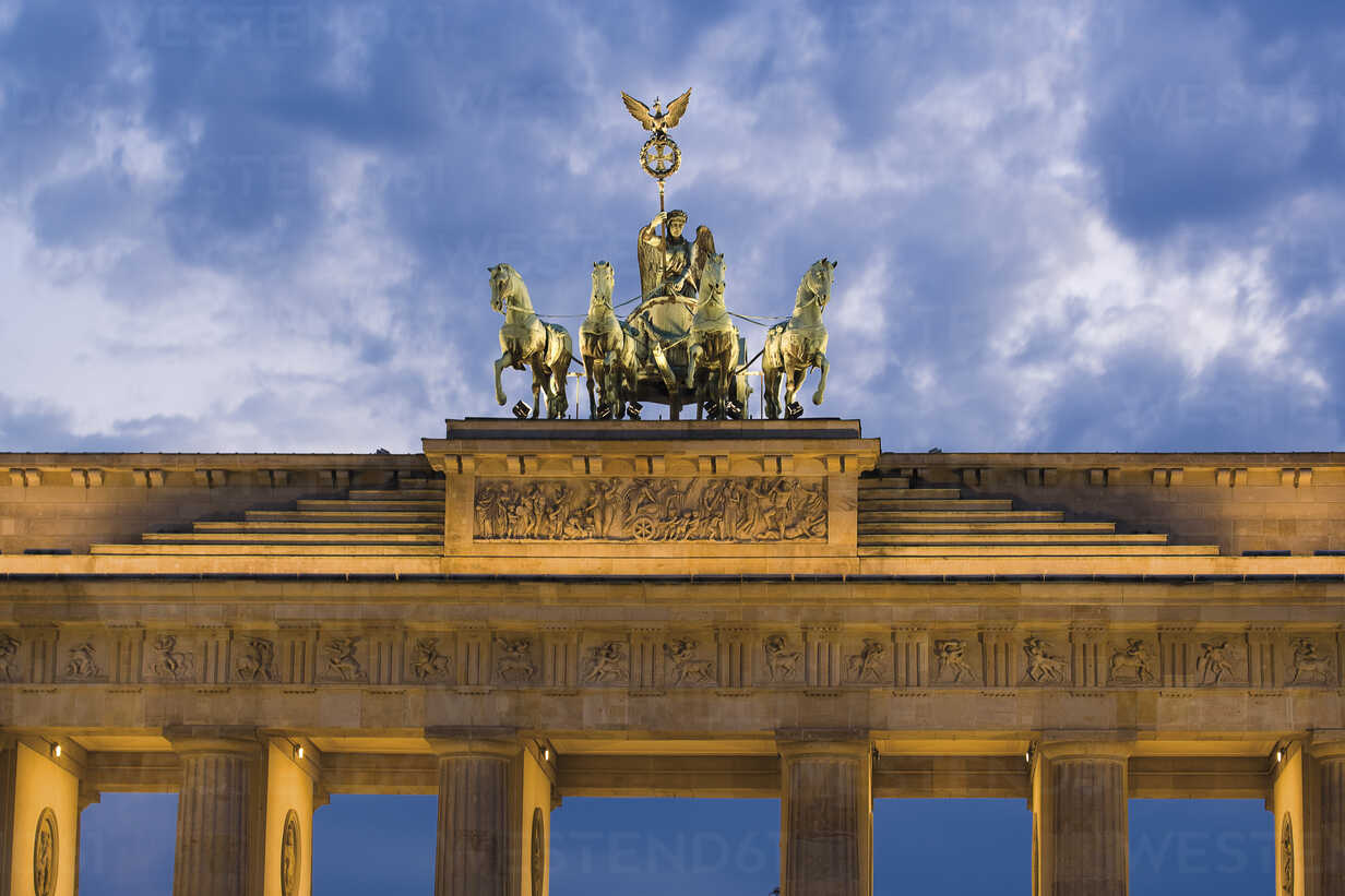 Germany Berlin Brandenburg Gate Quadriga cs U Dieter Heinemann Westend61