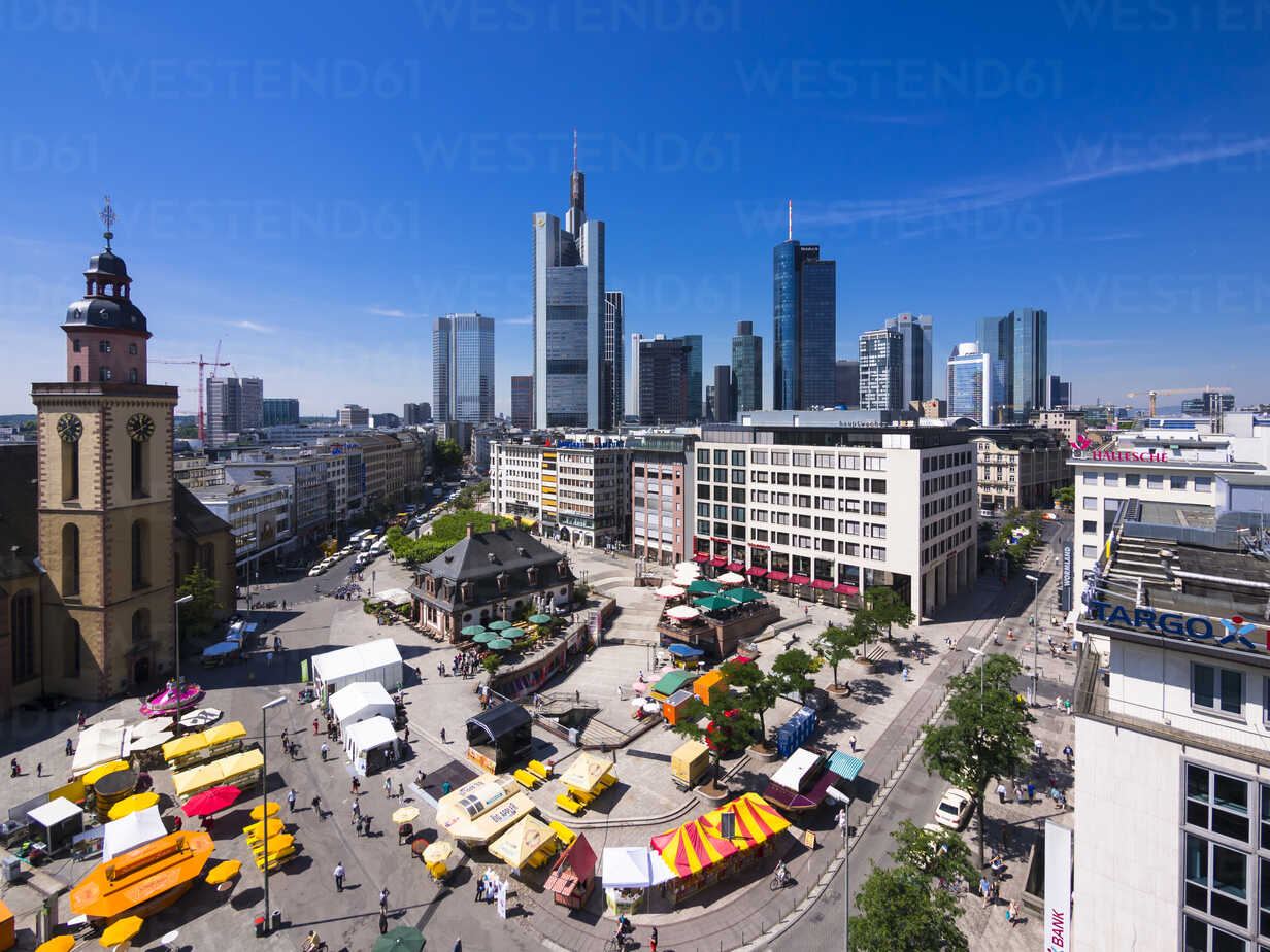 Germany, Hesse, Frankfurt, View to financial district with ...