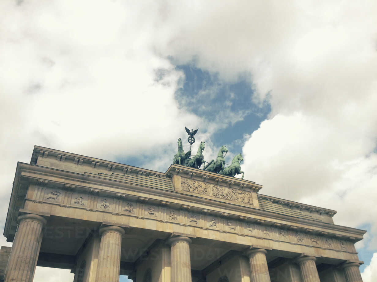 Germany Berlin Quadriga On Brandenburg Gate Sef Arthur Selbach Westend61