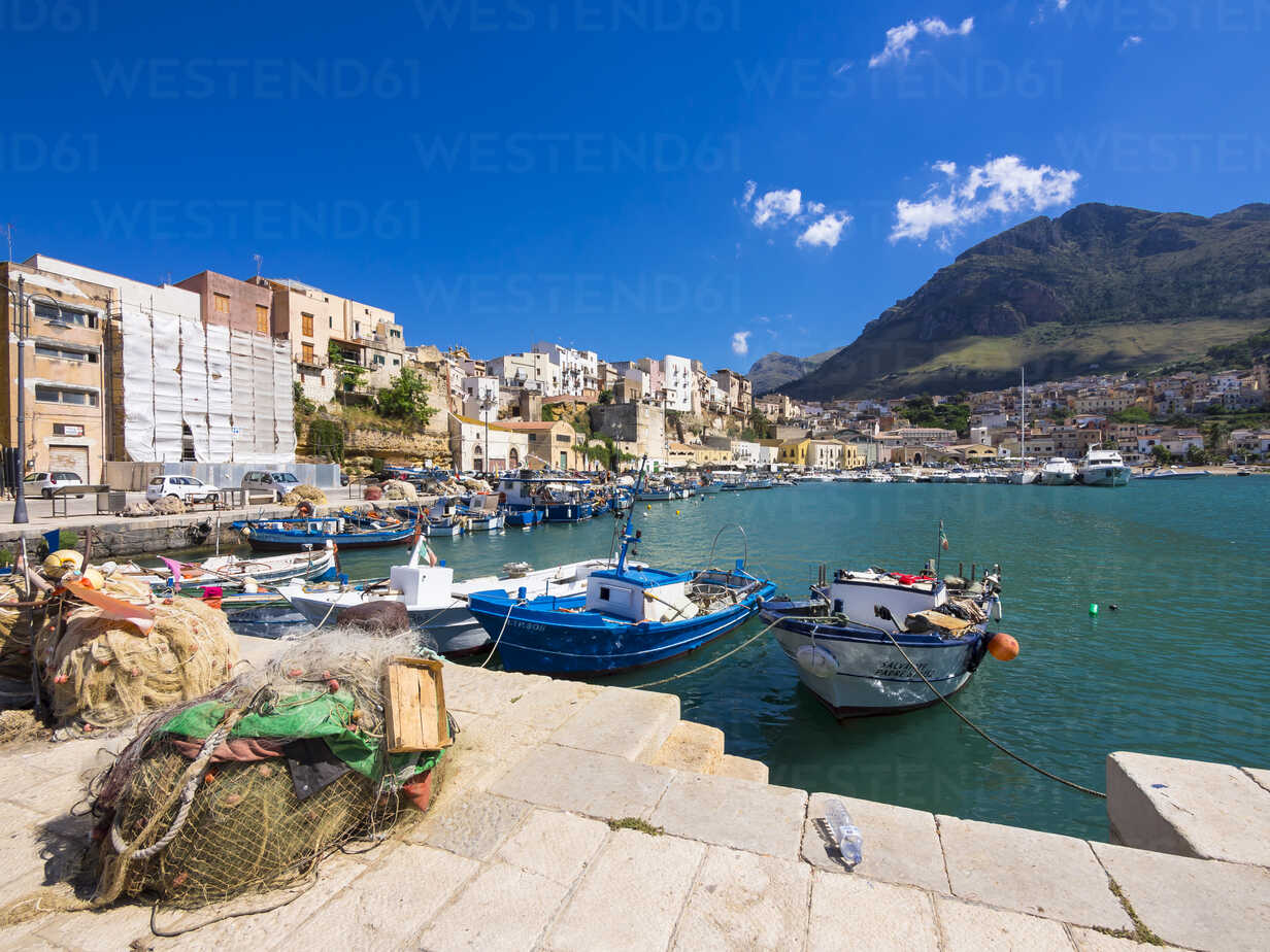 Italy Sicily Province Of Trapani Fishing Village Castellammare Del Golfo Harbour Amf Martin Moxter Westend61