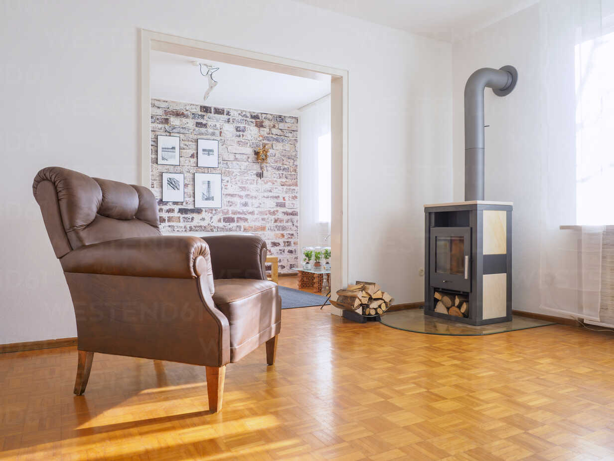 Germany Modern Living Room Leather Chair And Fireplace