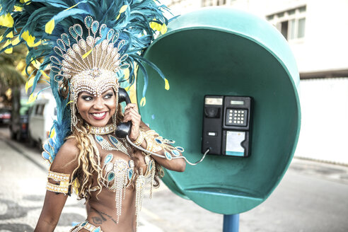 Samba Dancers In Costume With Coconut Drinks Ipanema Beach Rio De Janeiro Brazil Cuf Jag Images Westend61