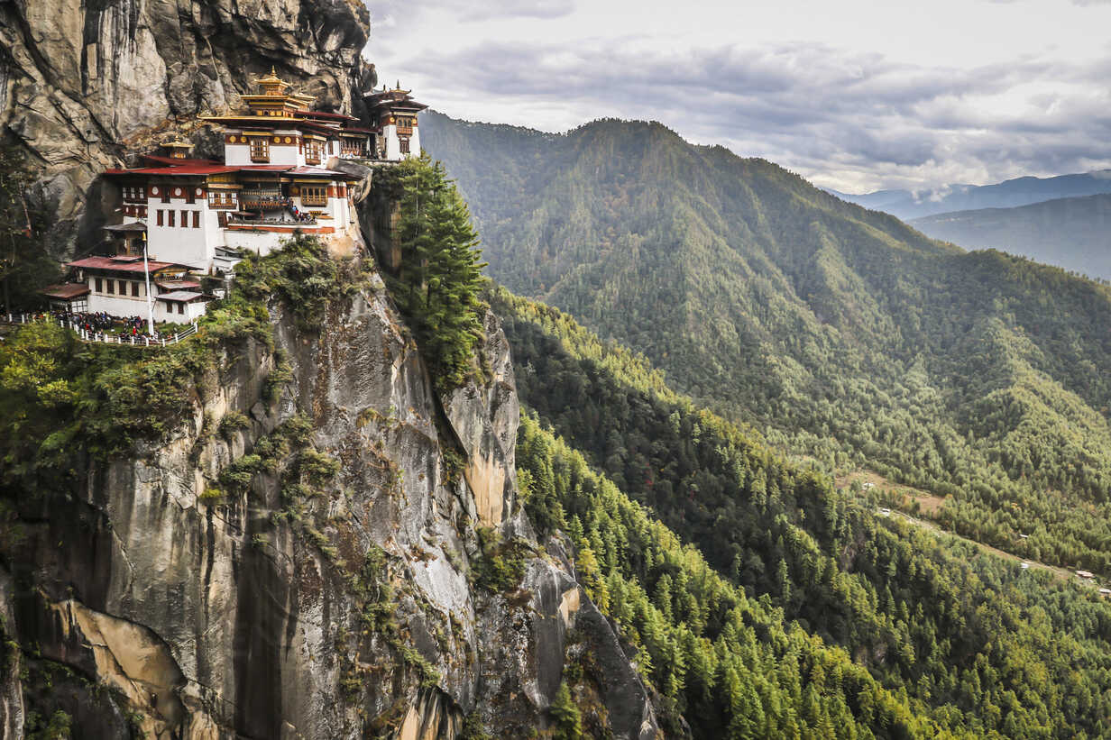 Paro Taktsang The Tiger S Nest Monastery In Bhutan Stockphoto