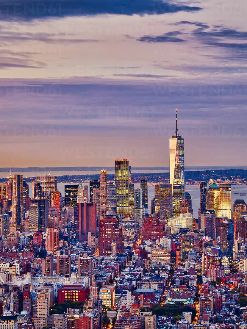 Luftaufnahme Der Skyline Von Manhattan Bei Sonnenuntergang New York City New York Usa Hnf Harald Nachtmann