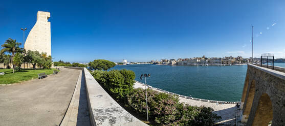 Monumento Al Marinaio D Italia Brindisi Italy Amf Martin Moxter Westend61