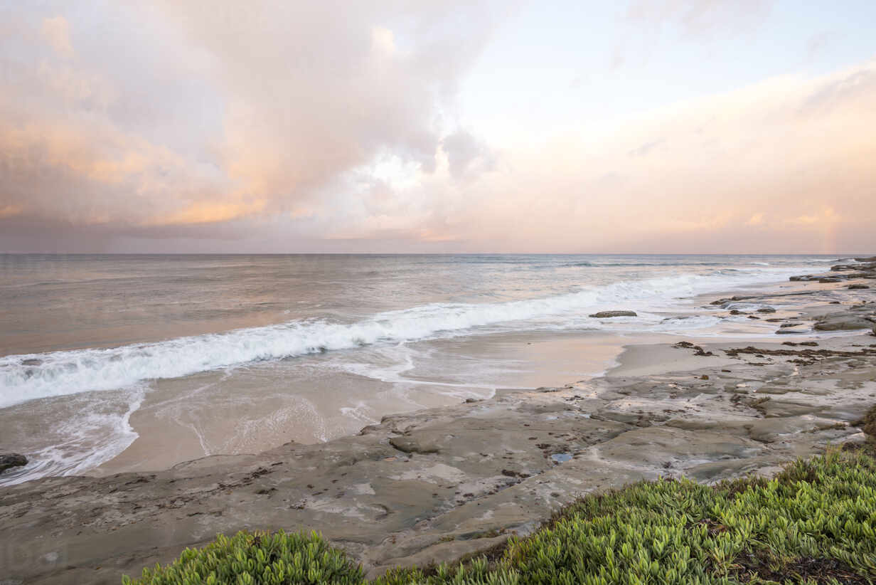 November Coastal Sunrise At Windansea Beach La Jolla Ca Cavf Cavan Images Westend61