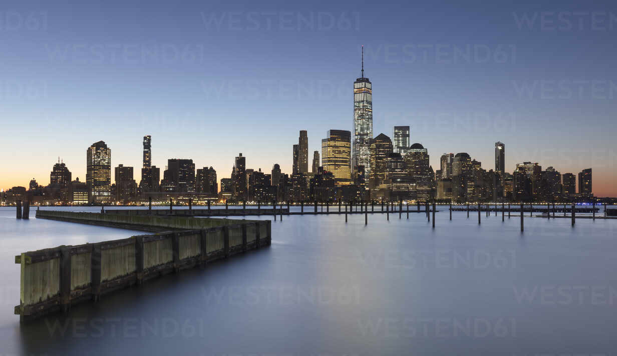 Usa New York New York City Usa Lower Manhattan Skyline At Sunrise Ahf000 Alex Holland Westend61