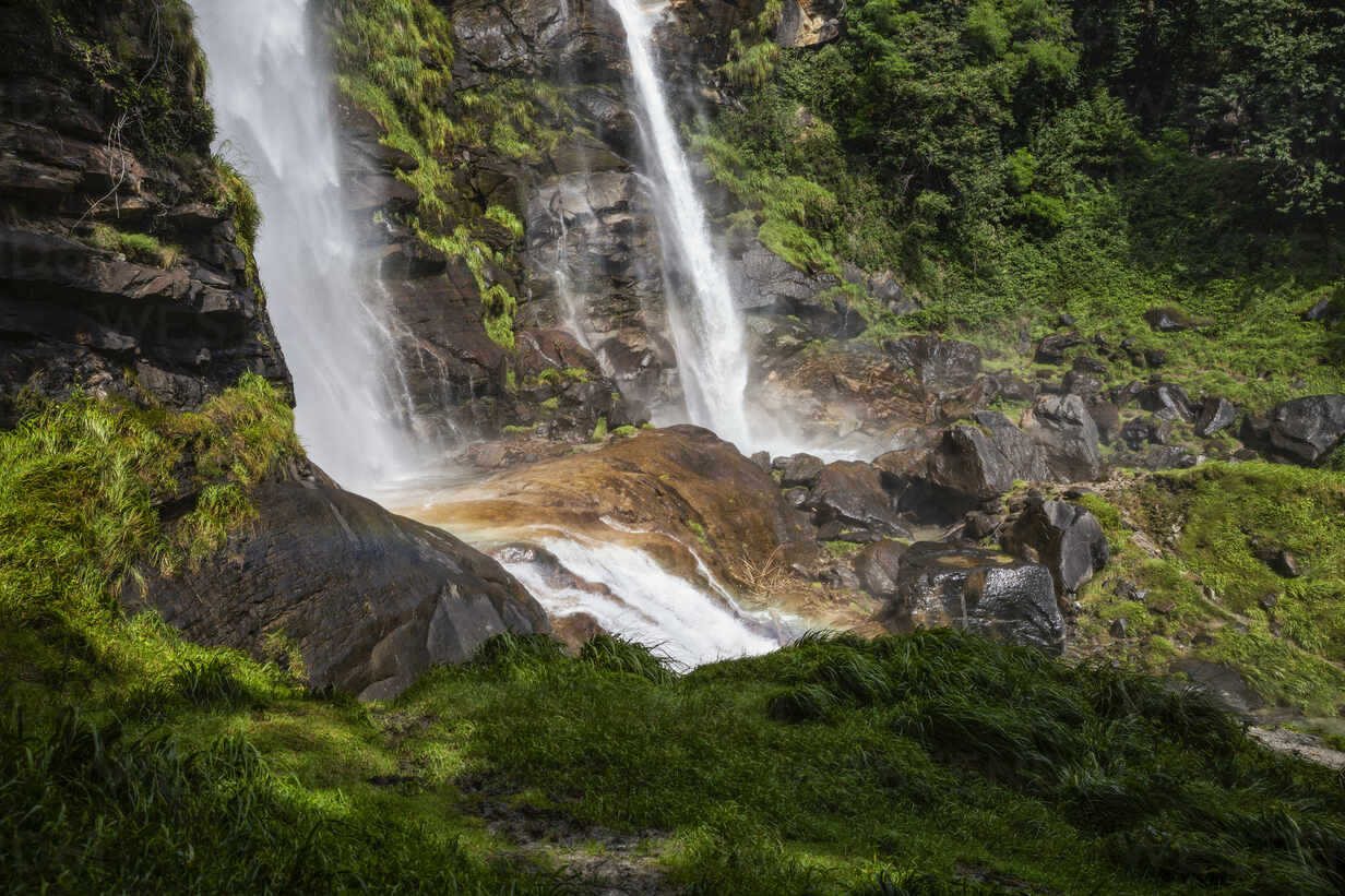 Acquafraggia Waterfalls In Valchiavenna Valley Italy Stockphoto