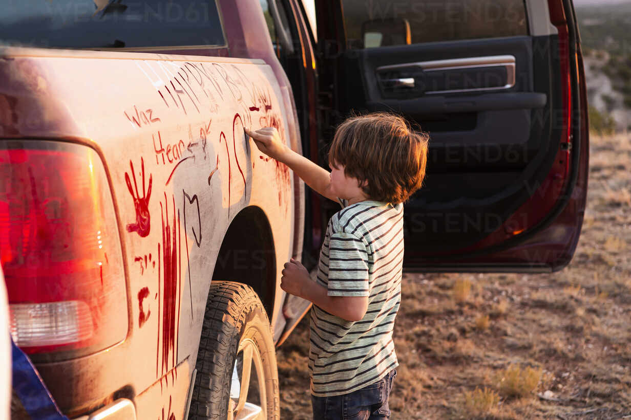 Pick Up Truck Old / Old Red Pick Up Truck Stock Image Image Of Pickup Headlight 24721709 : Today, pickups account for nearly 20% of all vehicles sold in.